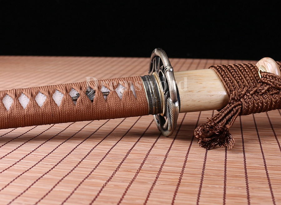 hand forged clay tempered folded steel Japanese Samurai Sword Katana full tang battle ready sharpened.