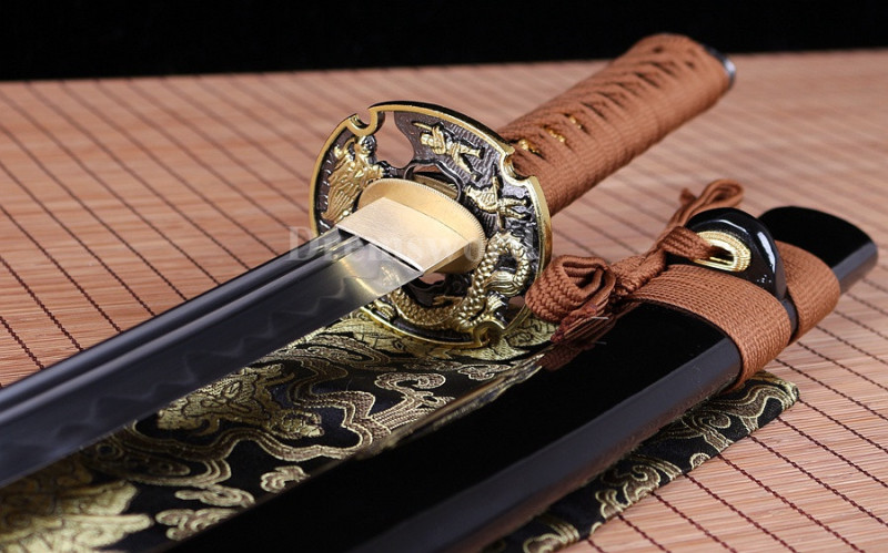 UNOKUBI-ZUKURI clay tempered Folded steel wakizashi Japanese Samurai Sword full tang sharp.