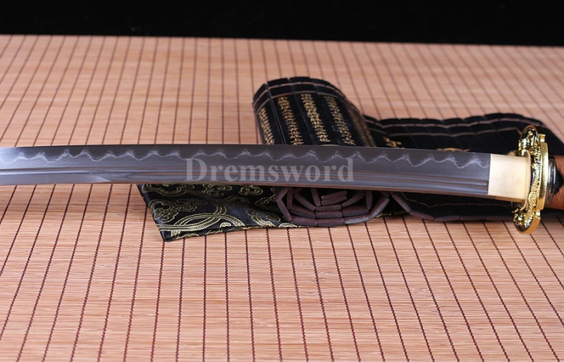 UNOKUBI-ZUKURI clay tempered Folded steel Katana Japanese Samurai Sword full tang sharp.