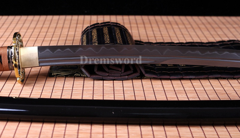 UNOKUBI-ZUKURI clay tempered Folded steel wakizashi Japanese Samurai Sword full tang sharp.