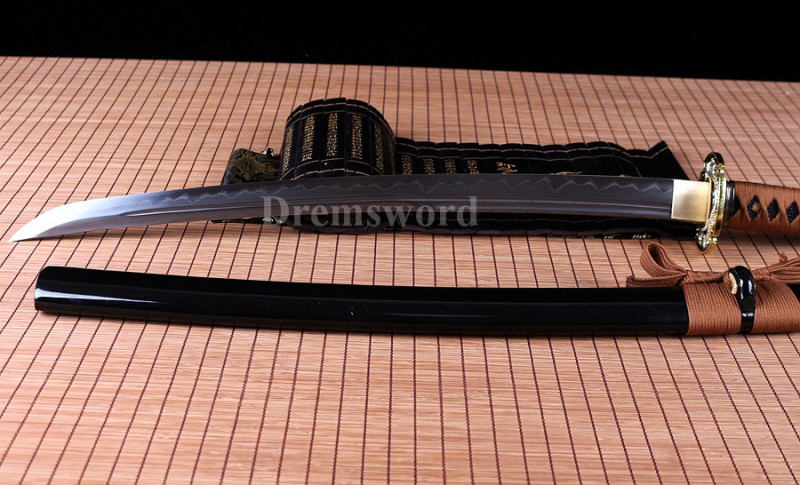 UNOKUBI-ZUKURI clay tempered Folded steel wakizashi Japanese Samurai Sword full tang sharp.