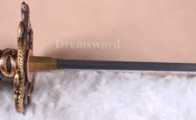 Clay tempered Folded steel Feather-shaped pattern texture katana japanese samurai sword full tang sharp.