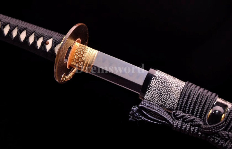 High quality Shihozume Clay tempered choji hamon katana japanese samurai sword full tang battle ready sharp.