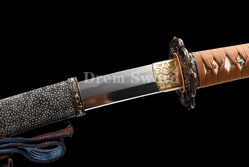 Tamahagane steel Gunto Sword Clay Tempered Full-Rayskin Saya Hazuya Polish