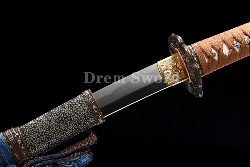 Tamahagane steel Gunto Sword Clay Tempered Full-Rayskin Saya Hazuya Polish