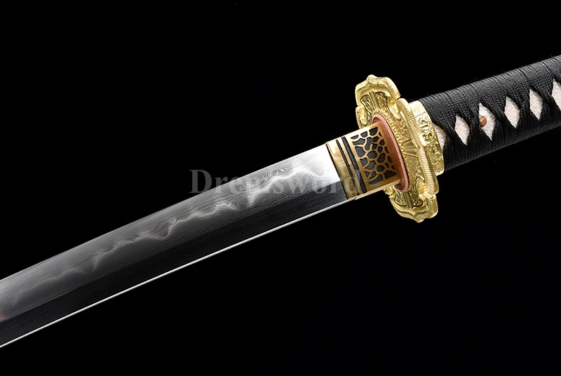 handmade Clay Tempered damascus folded steel tachi Japanese samurai Sword fully hand polished.