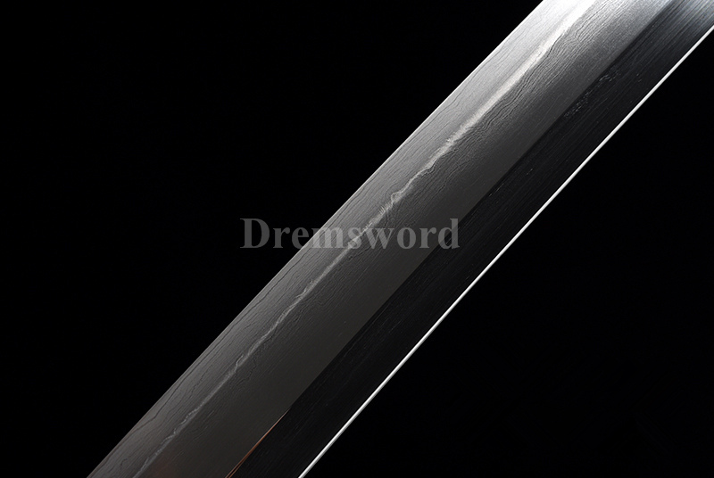 High quality hand forge Clay Tempered suguha hamon damascus folded steel tachi Japanese samurai Sword fully hand polished sharp.