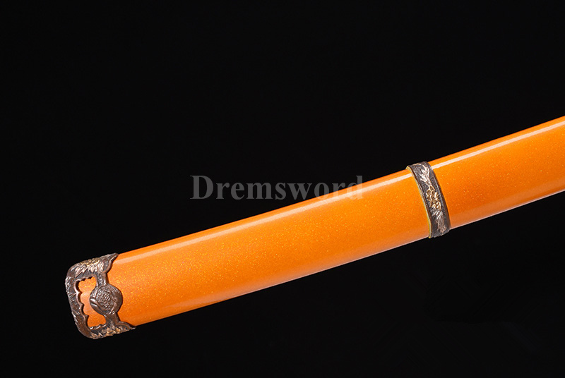 High quality handmade Clay Tempered damascus folded steel tachi Japanese samurai Sword hand polished full tang sharp.