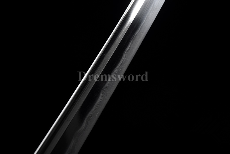 Gunto Clay Tempered damascus folded steel Sword Japanese sword real hamon battle ready full tang sharp.