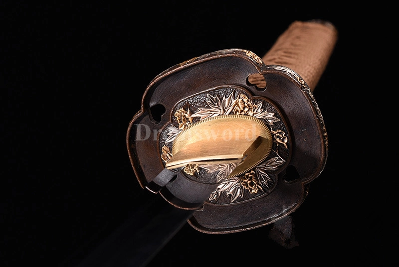 High quality handmade Clay Tempered damascus folded steel tachi