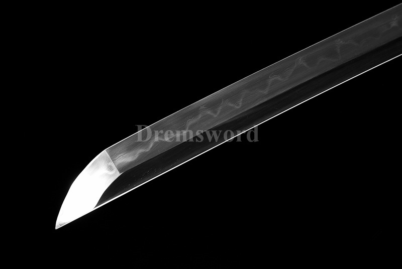 High quality handmade Clay Tempered damascus folded steel tachi Japanese samurai Sword hand polished full tang sharp.