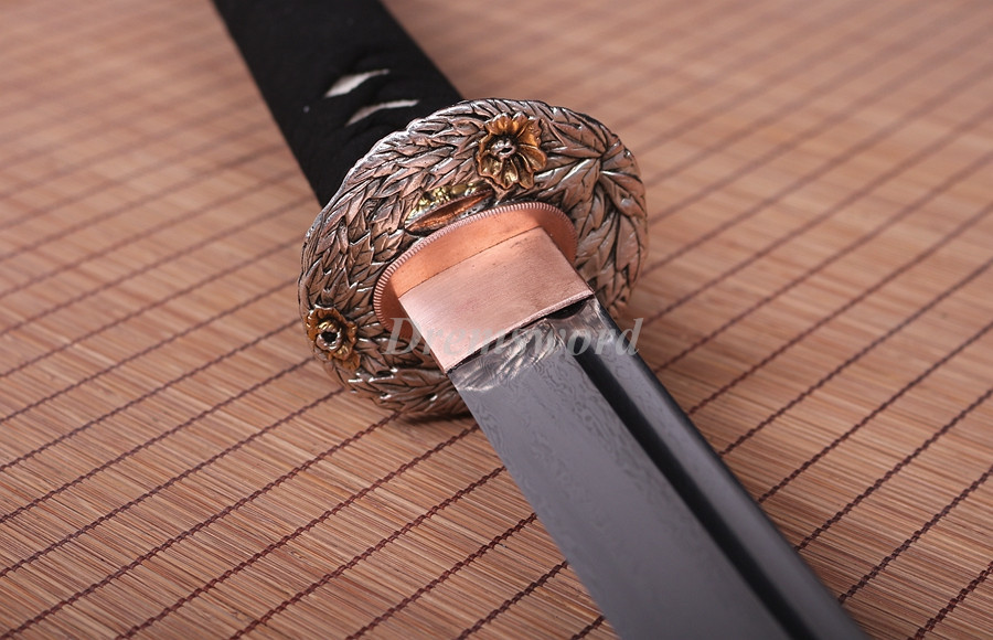 Handmade Damascus Folded Steel katana Japanese Samurai Sword Full Tang battle ready Sharp Blade.