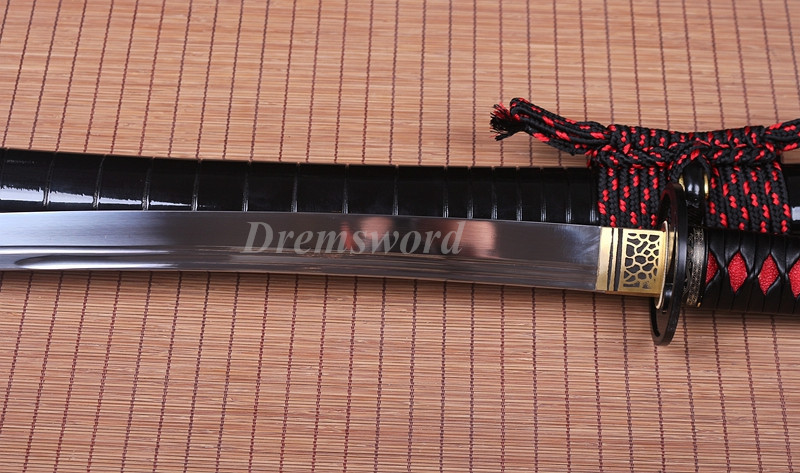Handmade 9260 spring steel Kogarasu-Maru razor sharp katana japanese samurai sword full tang battle ready.