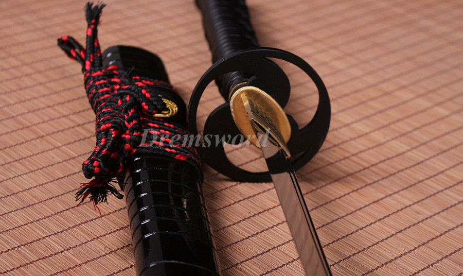 Handmade 9260 spring steel Kogarasu-Maru razor sharp katana japanese samurai sword full tang battle ready.