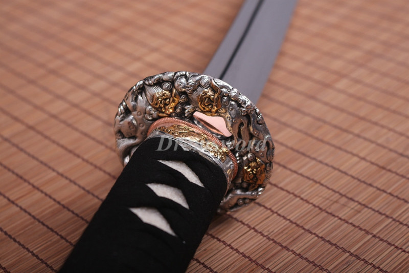 Handmade Damascus Folded Steel katana Japanese Samurai Sword Full Tang battle ready Sharp Blade.