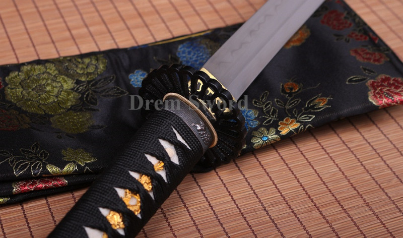 Clay tempered katana sword T10 steel handmade japanese samurai sword full tang sharp battle ready.