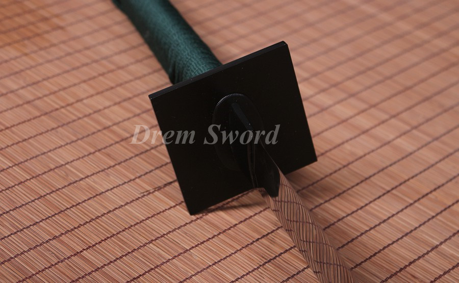 Clay tempered T10 steel handmade katana japanese samurai sword full tang sharp battle ready.