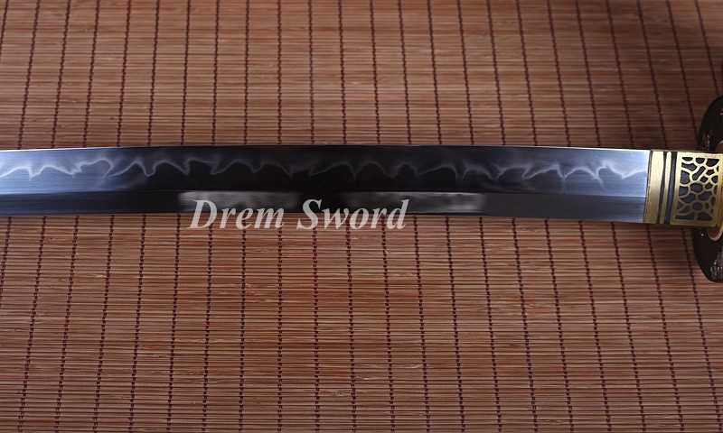 High quality Clay tempered T10 steel japanese samurai katana sword CHOJI hamon full tang battle ready sharp.
