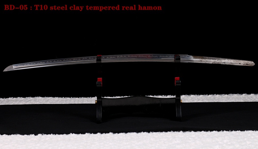 Custom your own Japanese samurai sword full hand forge.