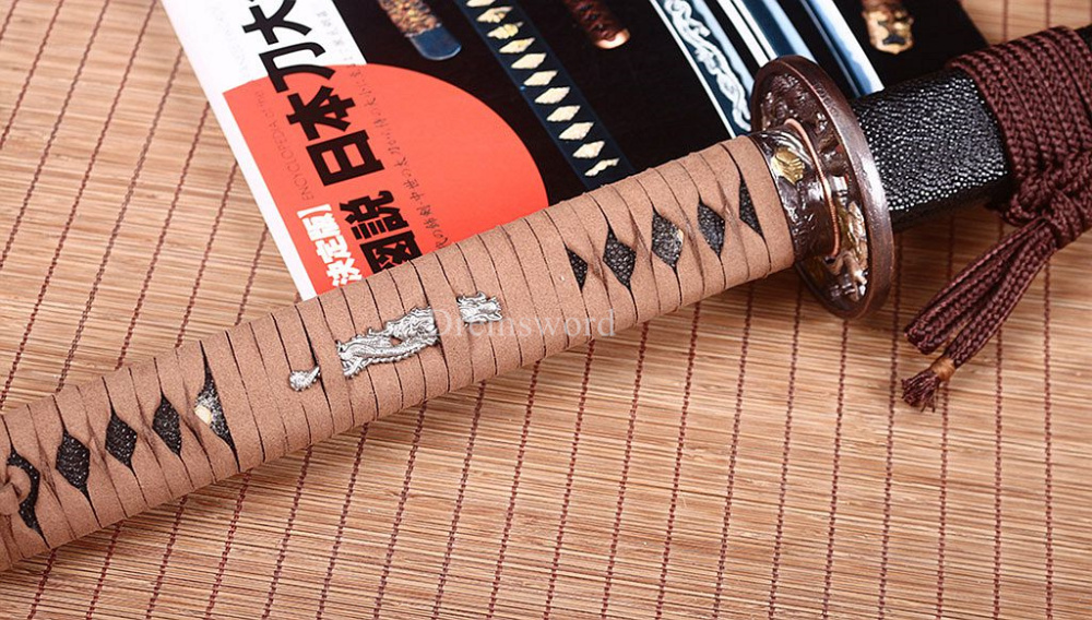 Shihozume ClayTempered Katana Japanese Samurai Sword Hand Polishing Ox Horn Saya Shinogi Zukuri full tang Black.