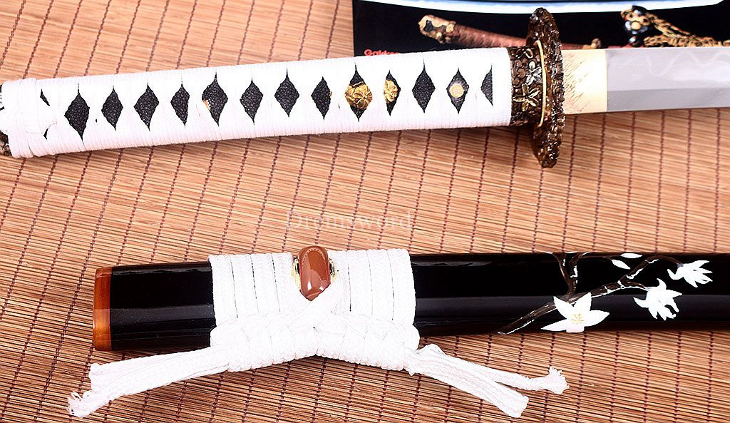 Honsanmai Clay Tempered Katana Japanese Samurai Sword Hand Painted Ox Horn Saya Shinogi-Zukuri black