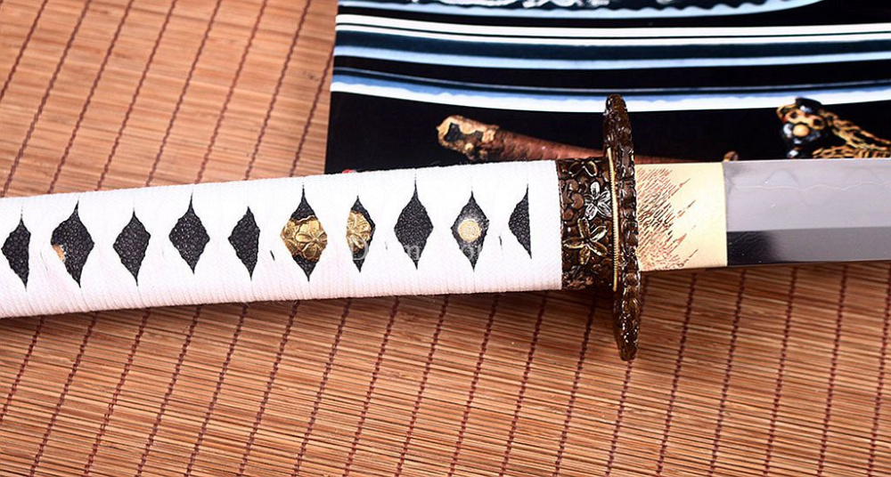 Honsanmai Clay Tempered Katana Japanese Samurai Sword Hand Painted Ox Horn Saya Shinogi-Zukuri black