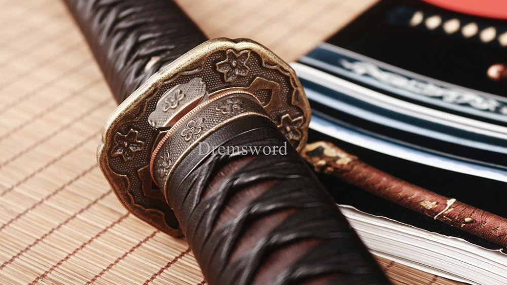 Damascus Folded Steel Clay tempered Tachi Japanese Samurai Katana Battle Sword Shinogi-Zukuri Brown