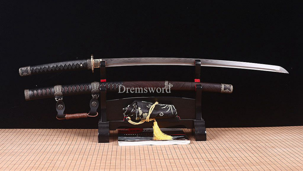 Damascus Folded Steel Clay tempered Tachi Japanese Samurai Katana Battle Sword Shinogi-Zukuri Brown