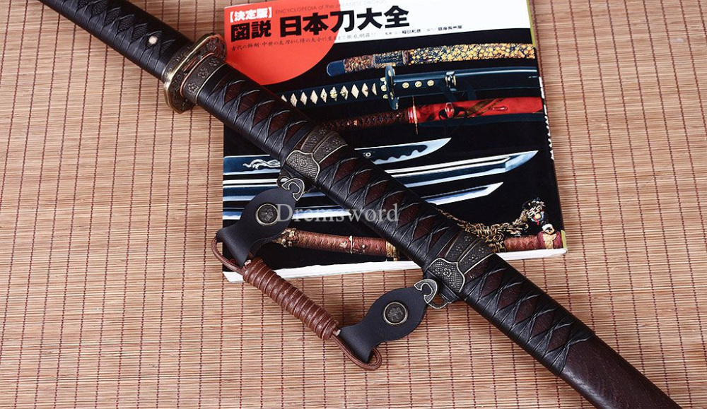 Damascus Folded Steel Clay tempered Tachi Japanese Samurai Katana Battle Sword Shinogi-Zukuri Brown