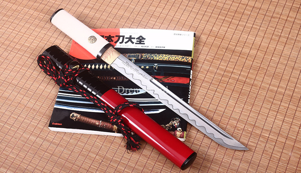 Handmade Damascus Folded Steel Tanto Japanese Short Sword Sharp Ox Horn Saya Shinogi-Zukuri Black
