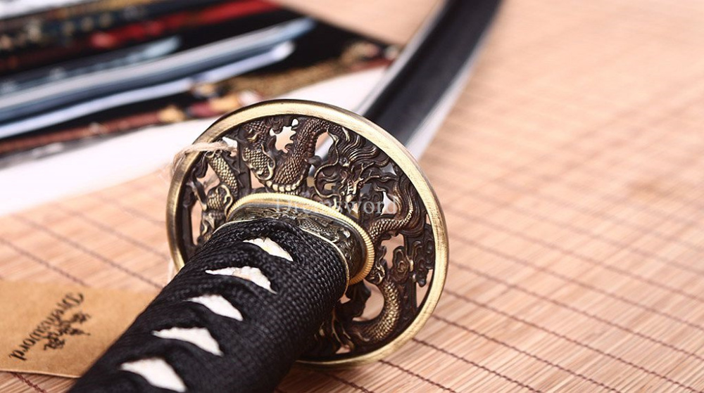Handmade T10 Steel ClayTempered Katana Japanese Samurai Sword Sharp Battle Ready Shinogi Zukuri Full Tang  Sharp Black.