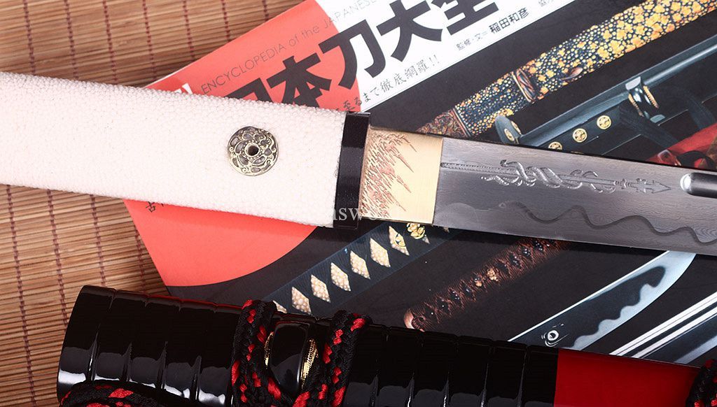 Handmade Damascus Folded Steel Tanto Japanese Short Sword Sharp Ox Horn Saya Shinogi-Zukuri Black