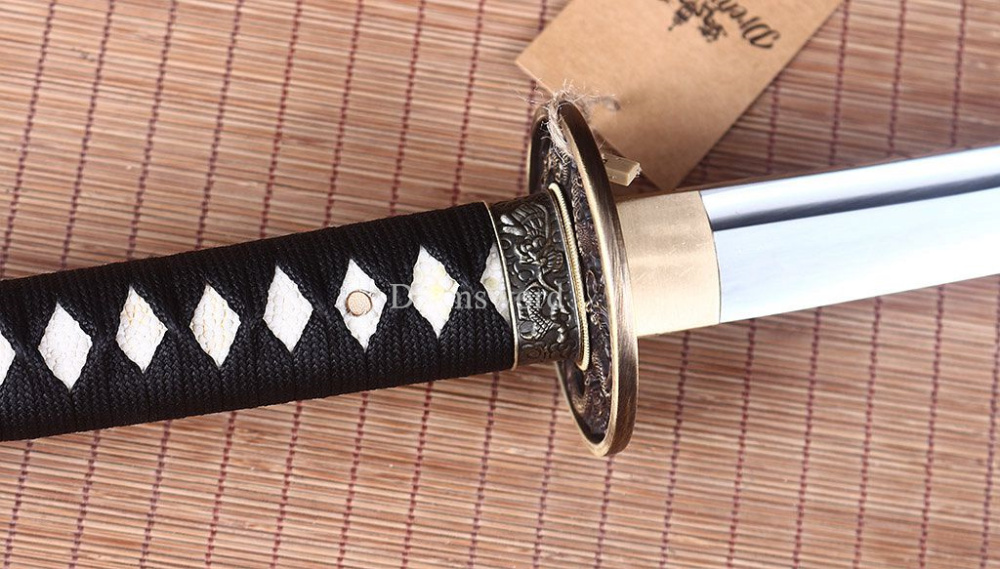Handmade T10 Steel ClayTempered Katana Japanese Samurai Sword Sharp Battle Ready Shinogi Zukuri Full Tang  Sharp Black.