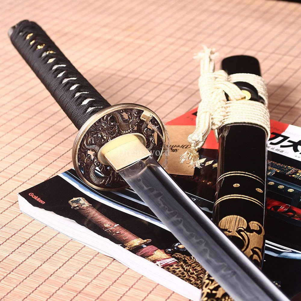 Handmade T10 Steel ClayTempered Katana Japanese Samurai Sword Sharp Battle Ready Shinogi Zukuri Full Tang  Sharp Black.