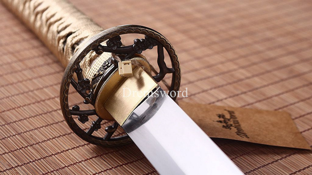T10 Steel Clay Tempered Japanese Samurai Katana Sword Hand Polishing Sharp Blade Shinogi Zukuri Full Tang Sharp Red.