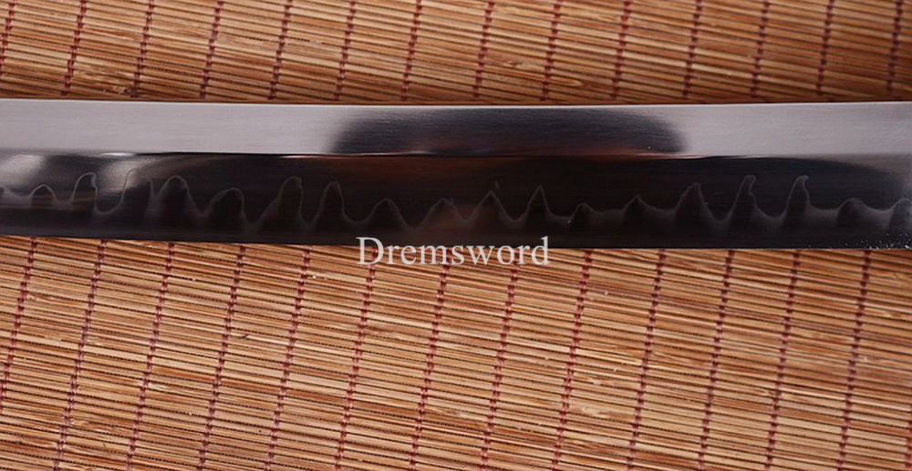 T10 Steel Clay Tempered Japanese Samurai Katana Sword Hand Polishing Sharp Blade Shinogi Zukuri Full Tang Sharp Red.