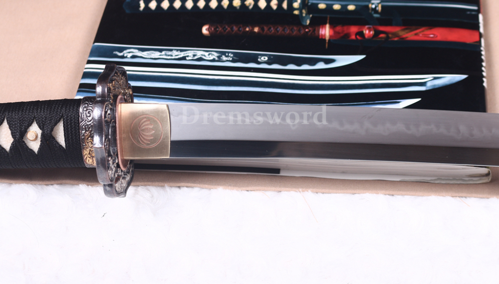 T10 Steel Clay Tempered Katana Japanese Samurai Sword Hada Polishing Choji Hamon Shinogi Zukuri Full Tang Black