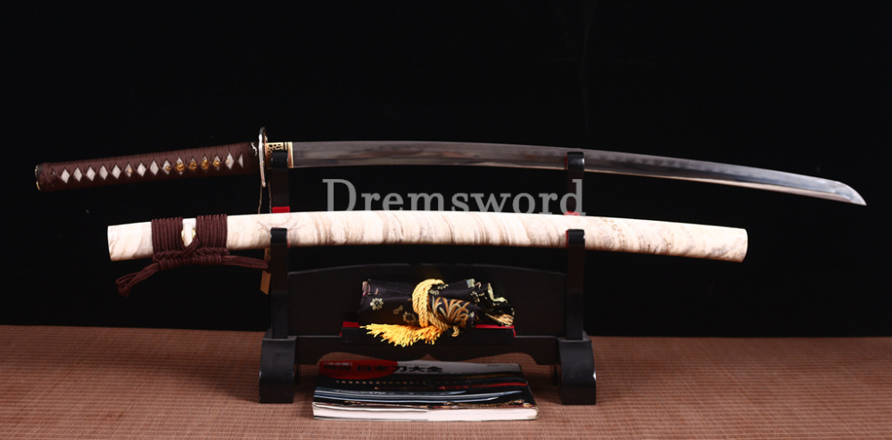 Kobuse Clay Tempered Steel Japanese Samurai Katana Sword for Battle Brass Tsuba SHINOGI-ZUKURI Brown And White