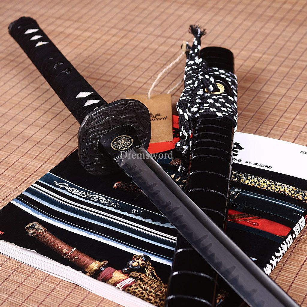 T10 Steel Clay Tempered Katana Japanese Samurai Sword Real Sharp Battle Ready Shinogi Zukuri Full Tang  Sharp Black.