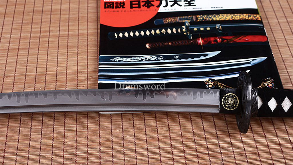 T10 Steel Clay Tempered Katana Japanese Samurai Sword Real Sharp Battle Ready Shinogi Zukuri Full Tang  Sharp Black.