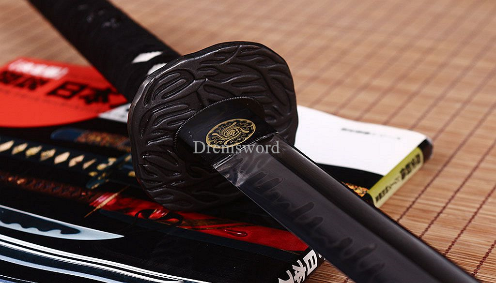 T10 Steel Clay Tempered Katana Japanese Samurai Sword Real Sharp Battle Ready Shinogi Zukuri Full Tang  Sharp Black.