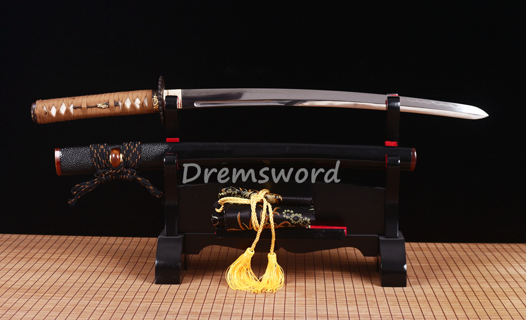 KOGARASU-MARU Folded Steel Clay Tempered Wakizashi Japanese Samurai Sword Sharp Sword Moroha Kissaki Shinogi-Zukuri Black And Orange