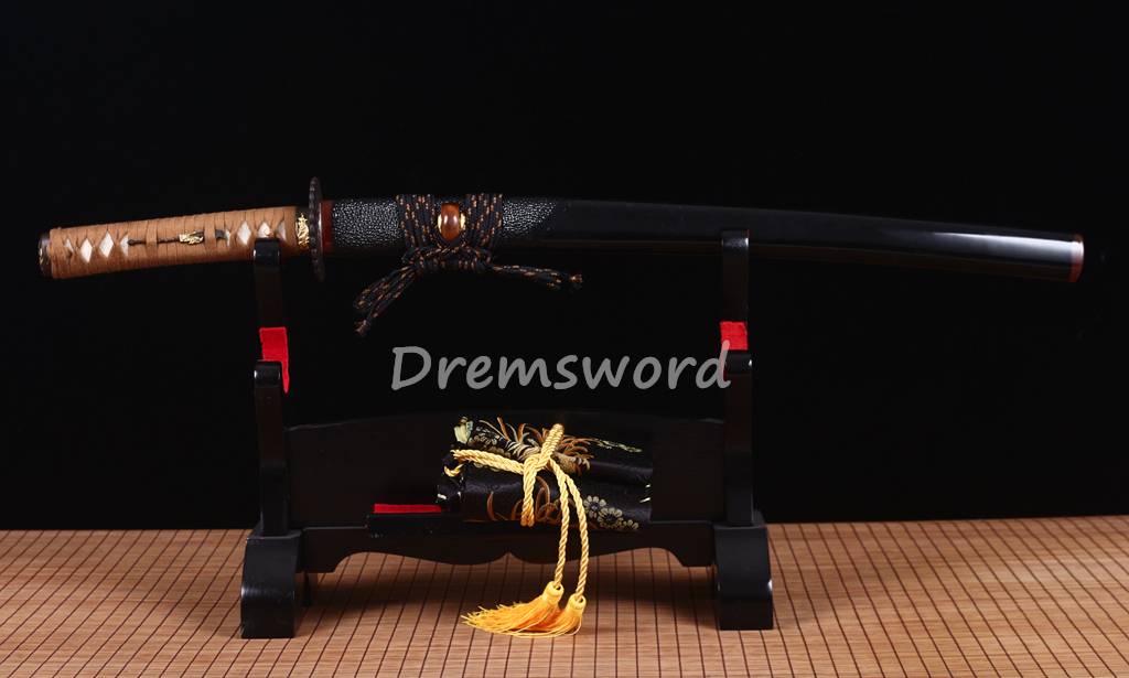 KOGARASU-MARU Folded Steel Clay Tempered Wakizashi Japanese Samurai Sword Sharp Sword Moroha Kissaki Shinogi-Zukuri Black And Orange