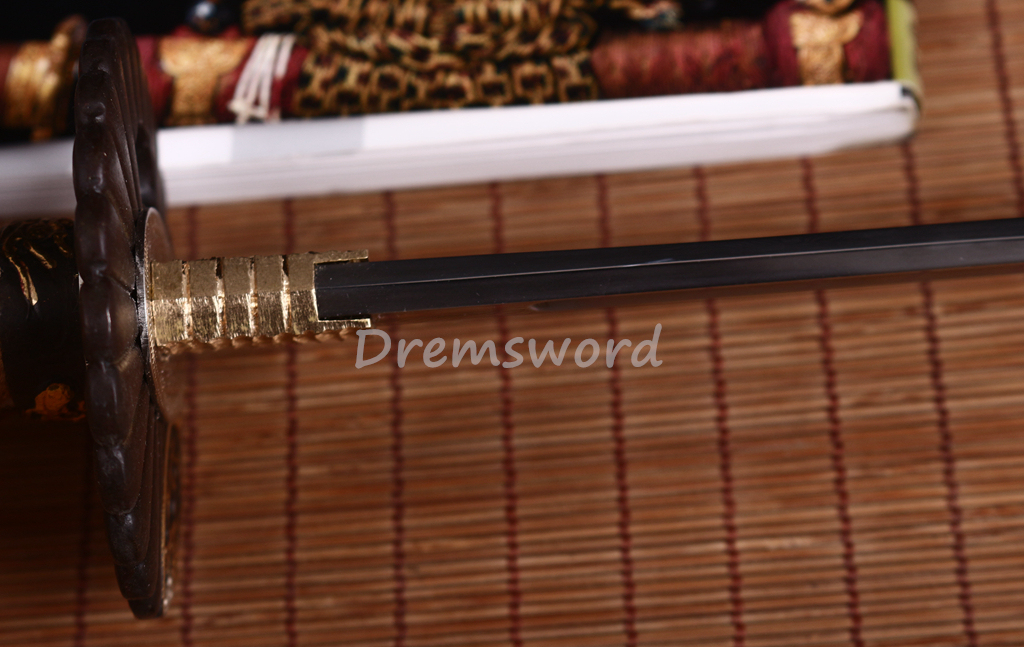 KOGARASU-MARU Folded Steel Clay Tempered Wakizashi Japanese Samurai Sword Sharp Sword Moroha Kissaki Shinogi-Zukuri Black And Orange