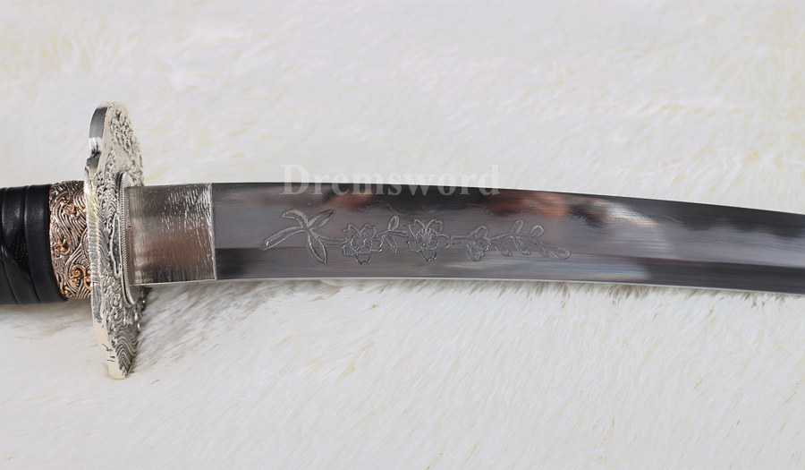 Hand forged clay tempered Folded Steel Hazuya Polish Japanese Samurai tanto Sword blossom engraved Razor Shinogi-Zukuri Black
