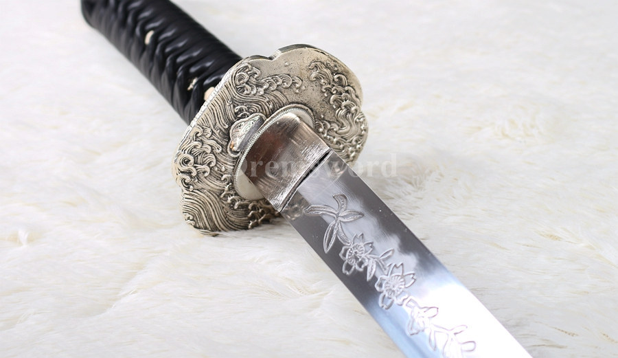 Hand forged clay tempered Folded Steel Hazuya Polish Japanese Samurai wakizashi Sword blossom engraved Razor Sharp SHINOGI-ZUKURI Black