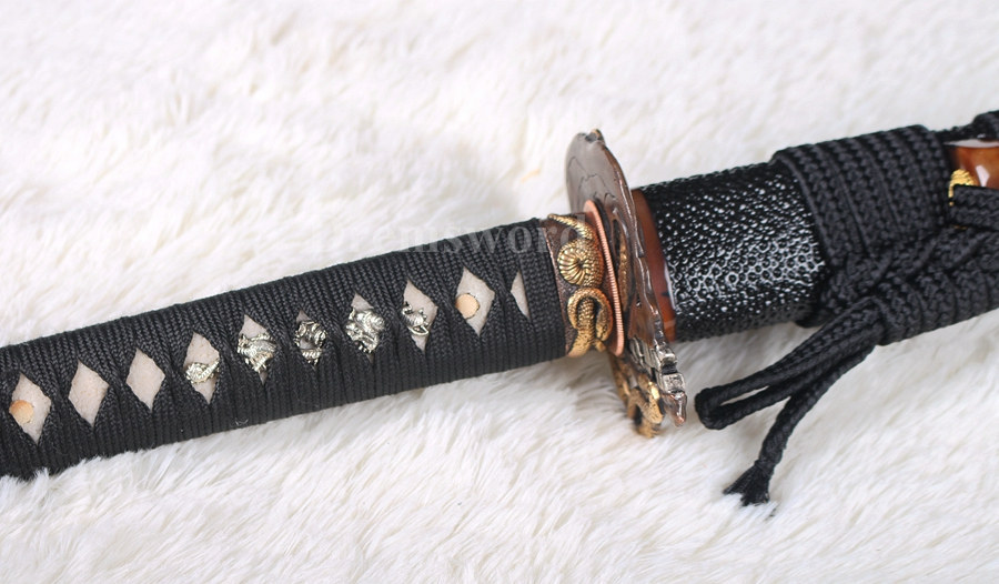 Hand forged Folded steel Clay tempered katana Hazuya Polish japanese samurai sword Feather-shaped pattern texture full tang Shinogi-Zukuri black