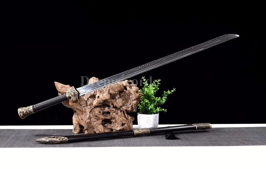 Hand forge T10 steel clay tempered Chinese Saber Sword 斩马刀 battle ready sharp Hira-Zukuri Black