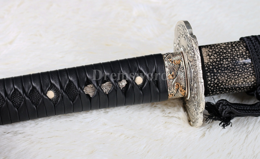 Hand forged clay tempered Folded Steel Hazuya Polish Japanese Samurai wakizashi Sword blossom engraved Razor Sharp SHINOGI-ZUKURI Black