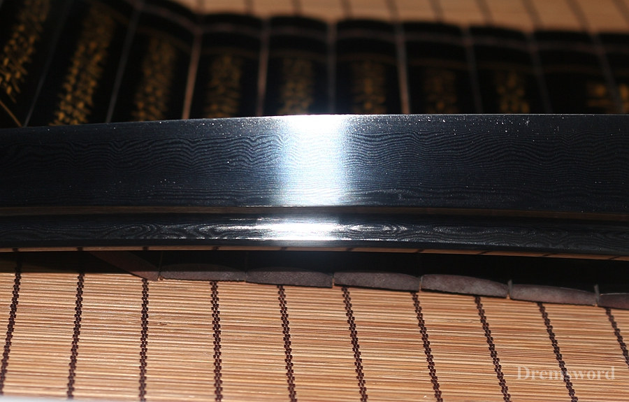 handmade Japanese wakizashi Samurai Sword Black Blade damascus Folded Steel Full Tang Sharp Shinogi-Zukuri White